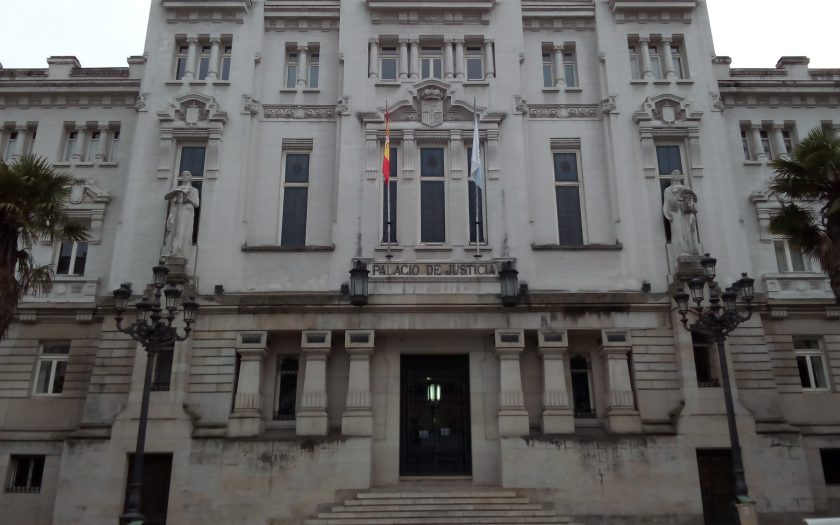 Fachada do Tribunal Superior da Galiza
