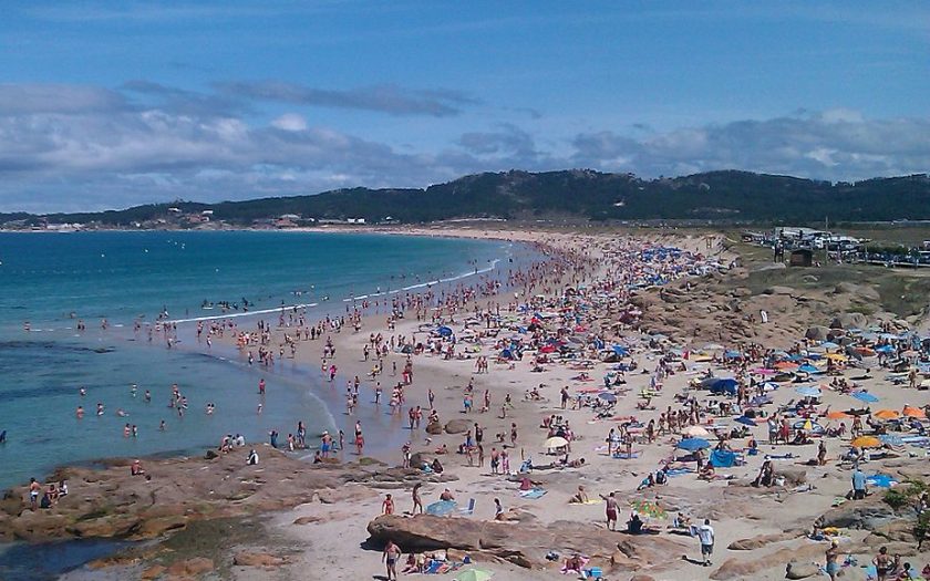 Praia da Lançada com muitas pessoas