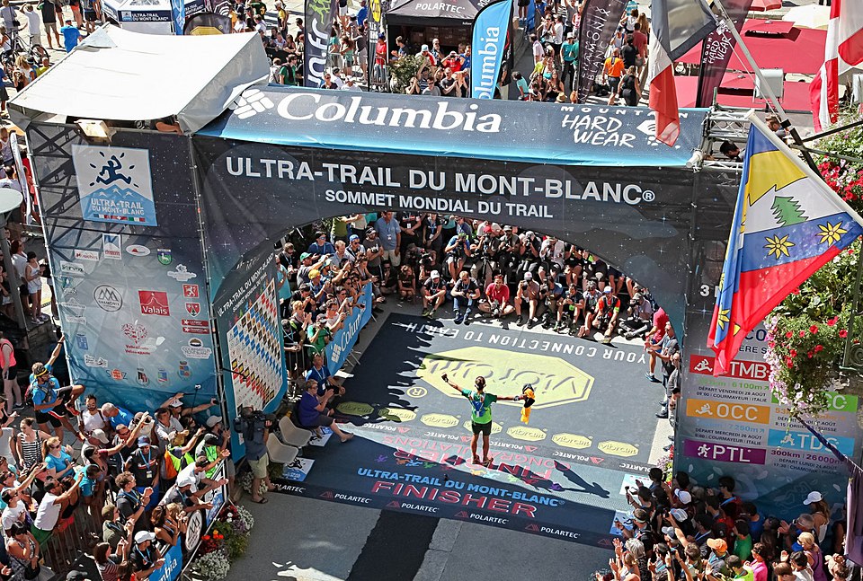 Arco de chegada da corrida de trilhos do Mont Blanc