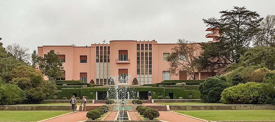Fachada da Casa Serralves