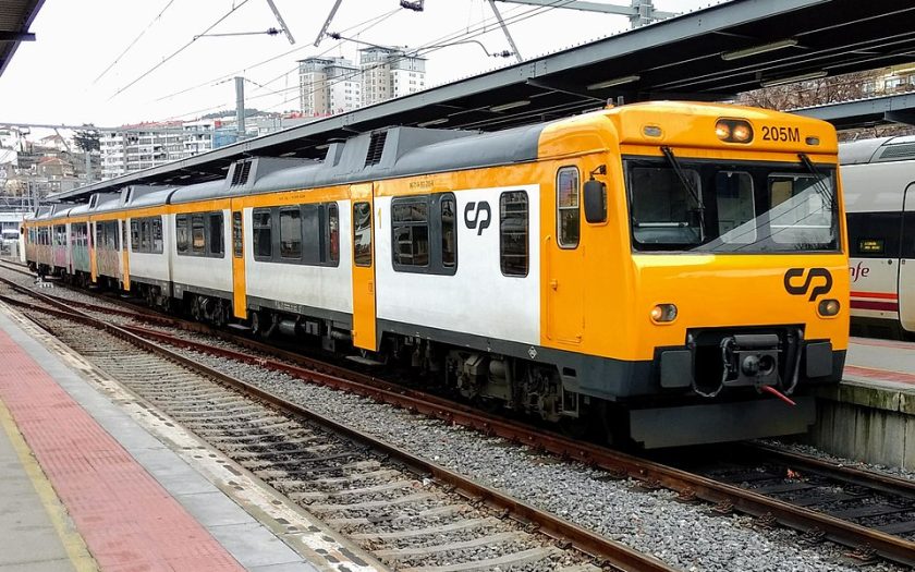 Comboio Celta numa paragem em Vigo