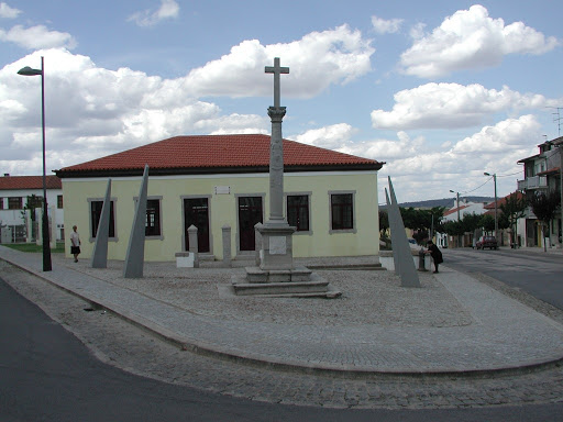 o prédio que será reorientado como "Scuola" no novo projeto