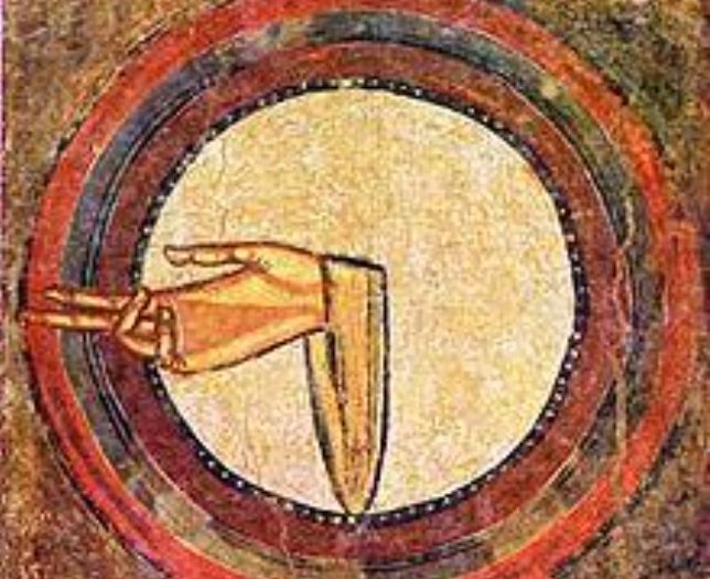 Iconografia da Mão de Deus, dourada a sair dum círculo Branco rodeado de um círculo lilás e outro vermelho sobre fundo castanho