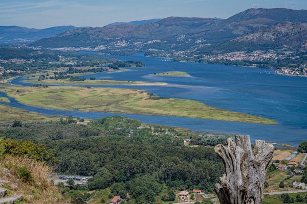 rio minho visto de cima ensolarado