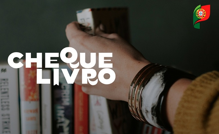 imagem da campanha, mão a apanhar livro dum estante