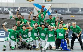 Foto da Equipa a celebrar a vitória