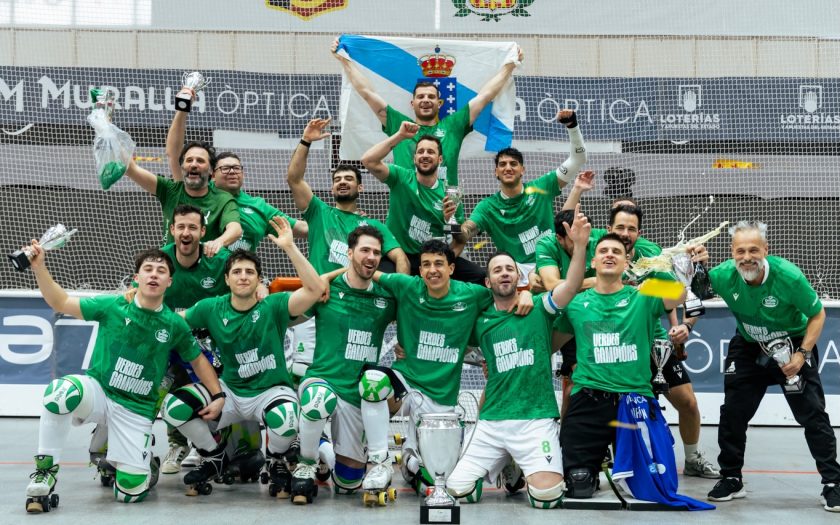 Foto da Equipa a celebrar a vitória